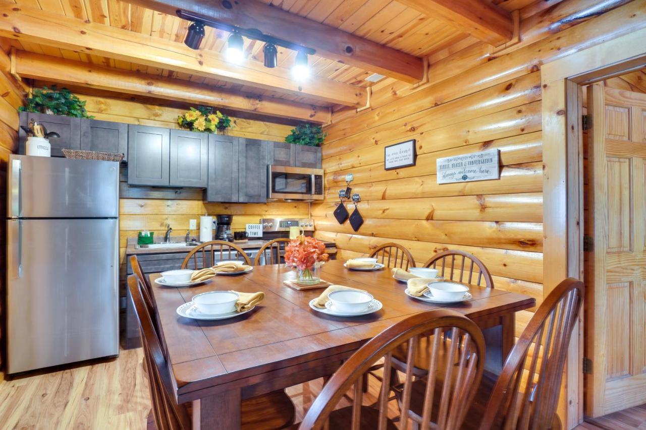 Lovely Gatlinburg Cabin With Private Hot Tub! Екстериор снимка