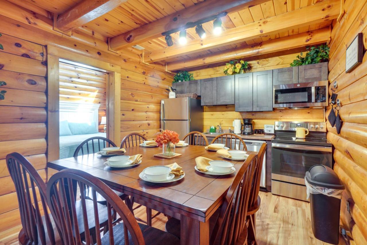 Lovely Gatlinburg Cabin With Private Hot Tub! Екстериор снимка