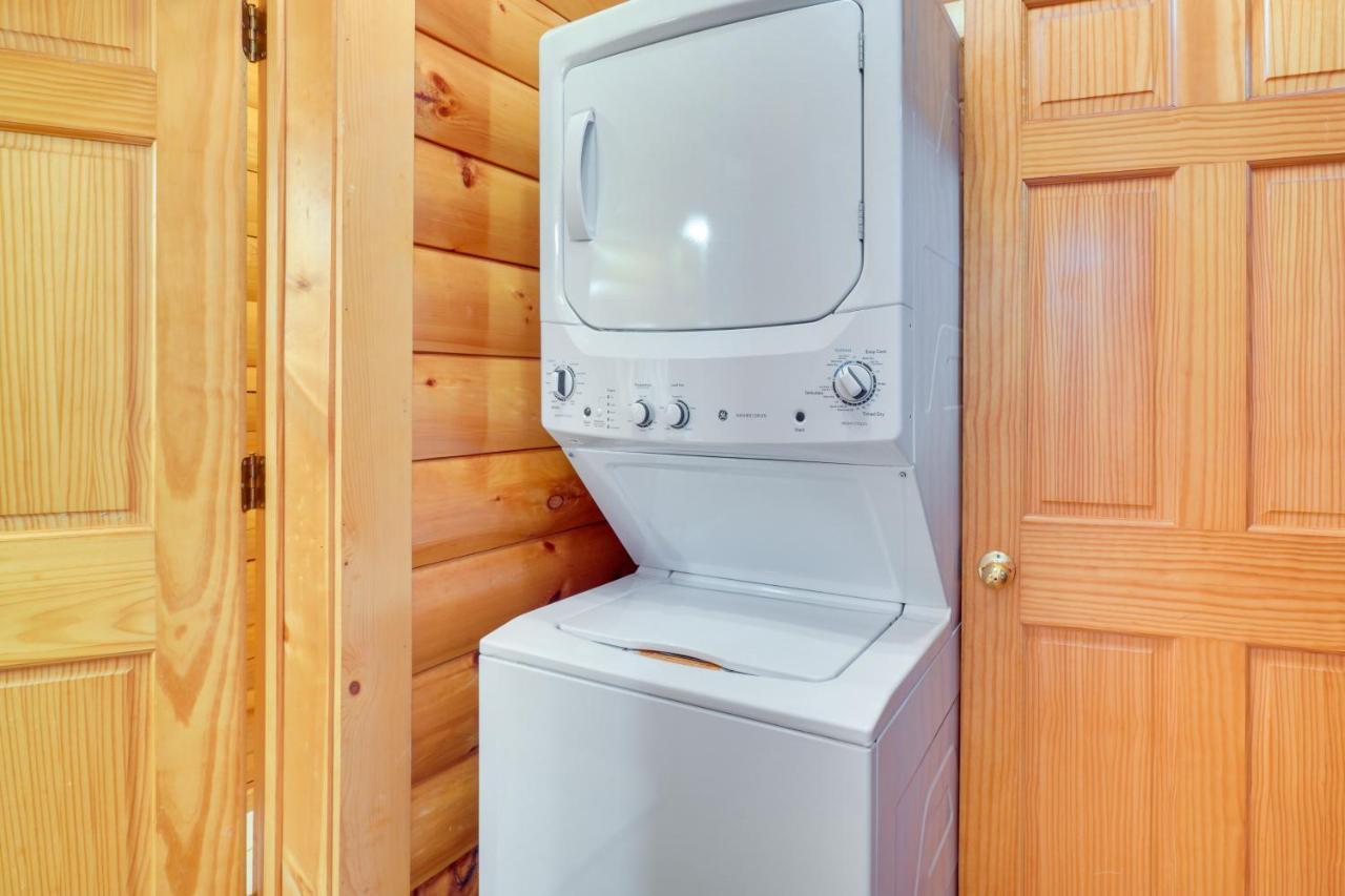 Lovely Gatlinburg Cabin With Private Hot Tub! Екстериор снимка