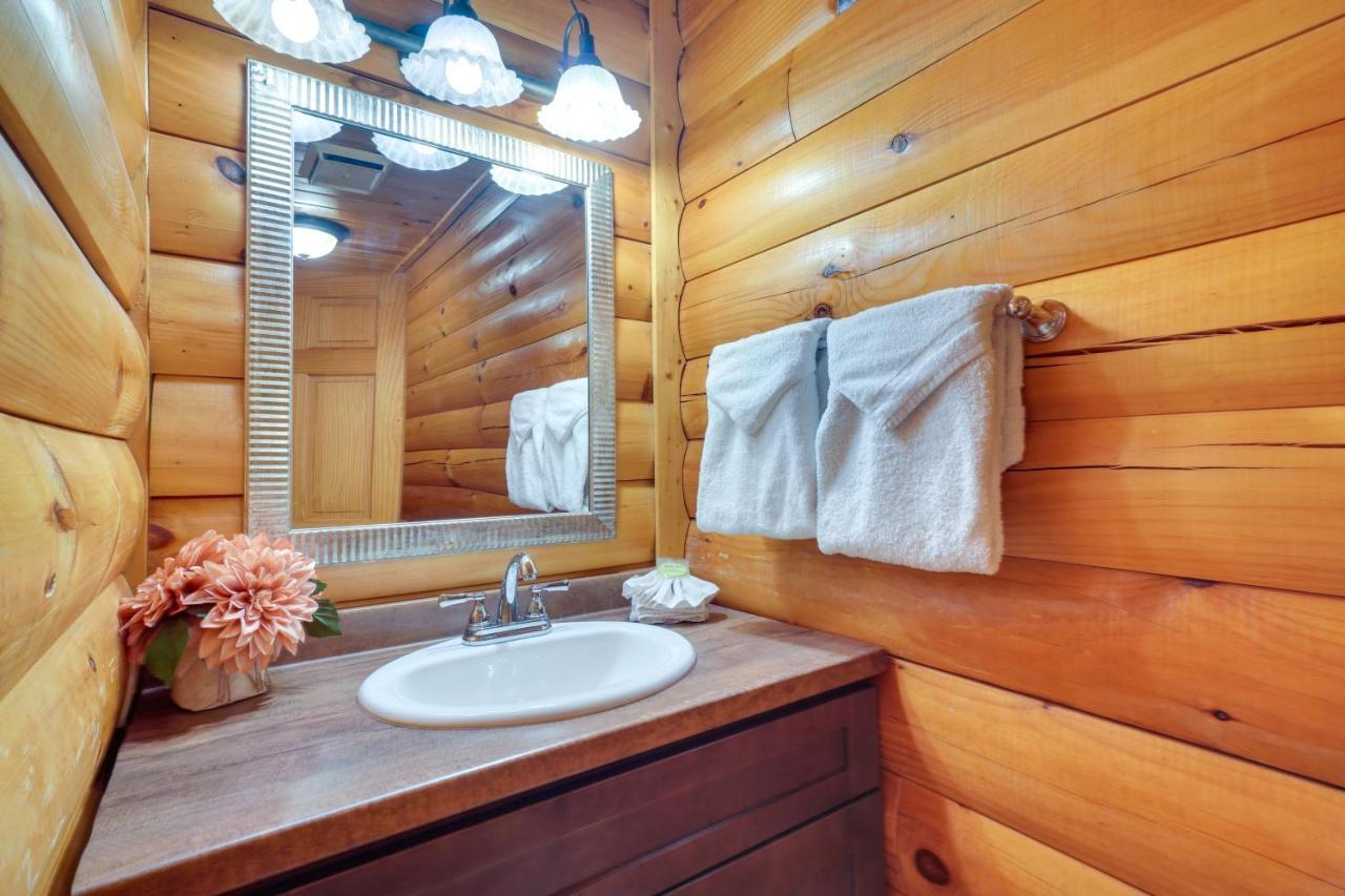 Lovely Gatlinburg Cabin With Private Hot Tub! Екстериор снимка