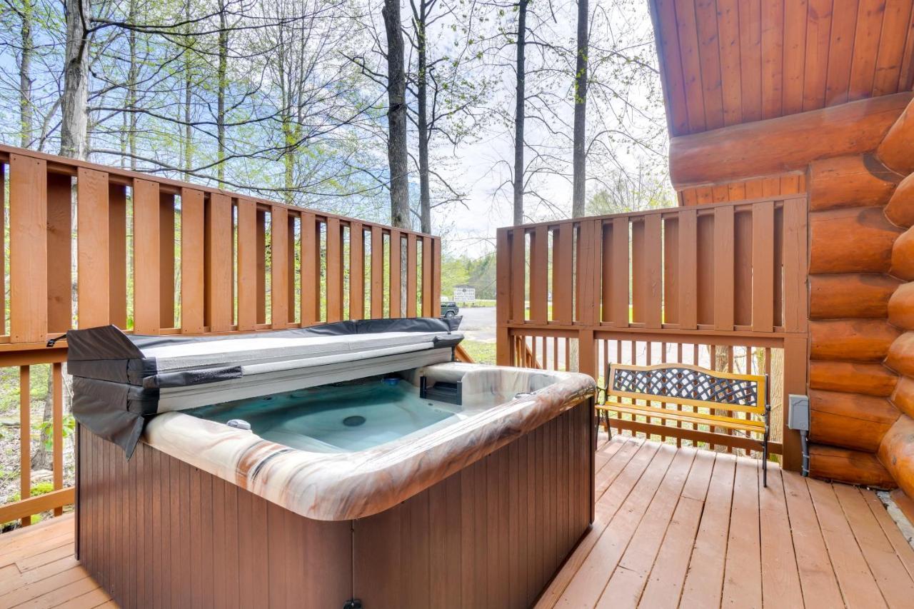 Lovely Gatlinburg Cabin With Private Hot Tub! Екстериор снимка
