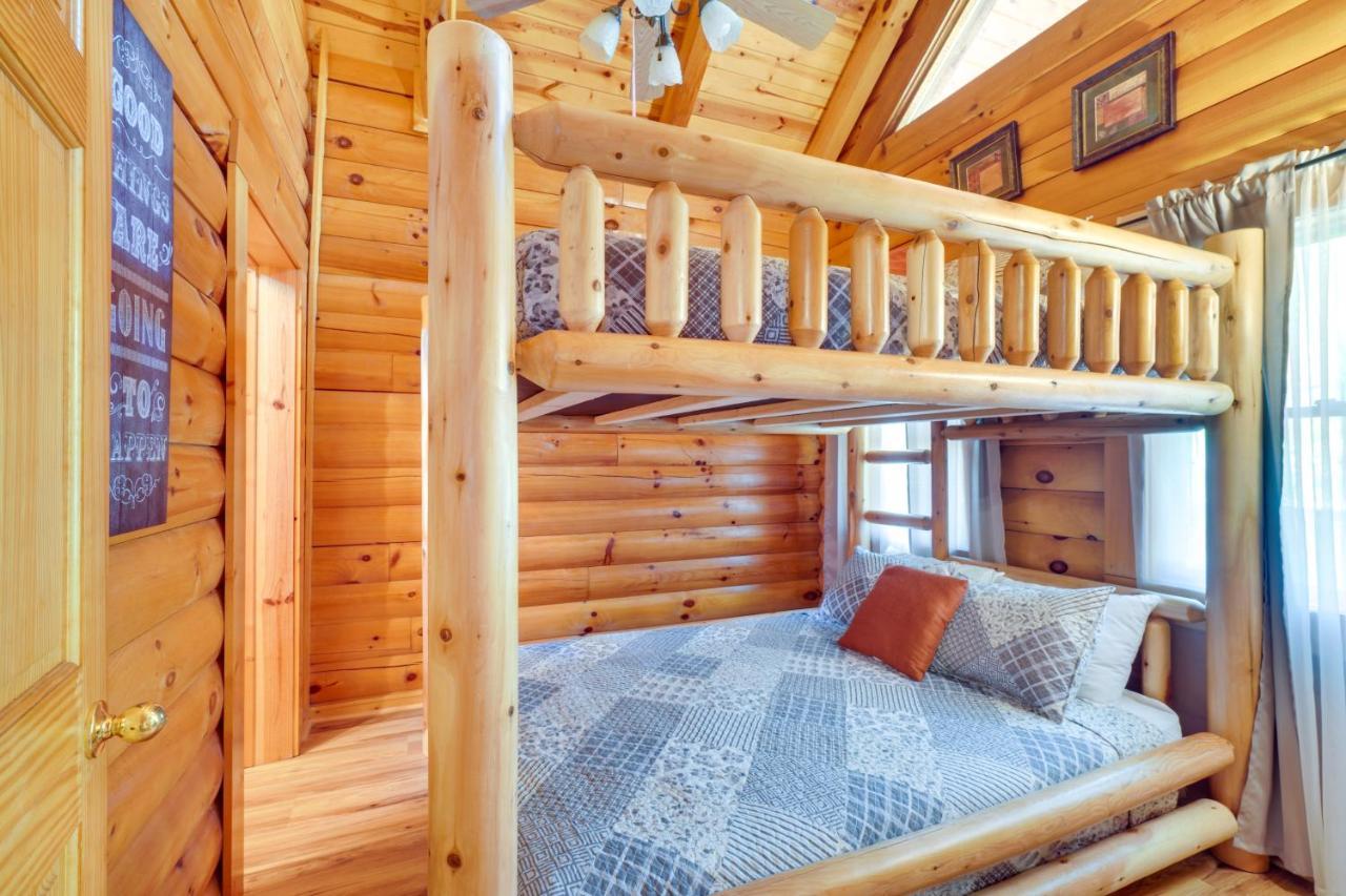 Lovely Gatlinburg Cabin With Private Hot Tub! Екстериор снимка